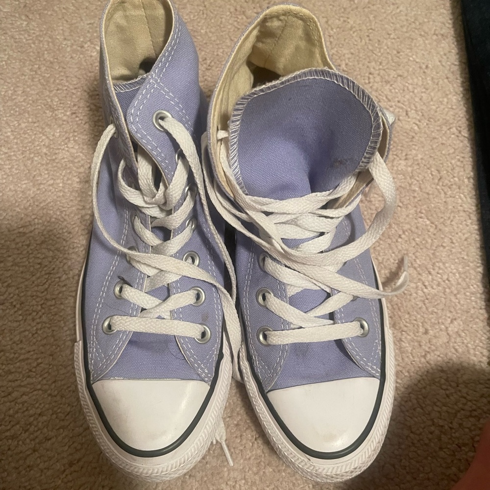 Womens size 6 light purple converse